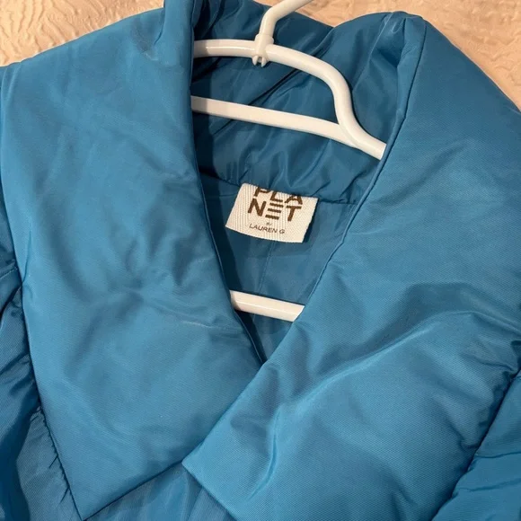 Nylon Chic Cape PLANET by Lauren G - Picture 3 of 5